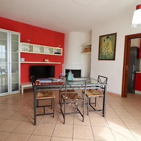 La Casa Di Wanda A Con Terrazza Tatil Evi *